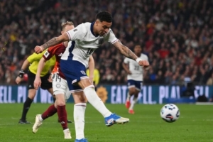 摩根-罗杰斯：对我今天没能进球有点失望，图赫尔人很随和