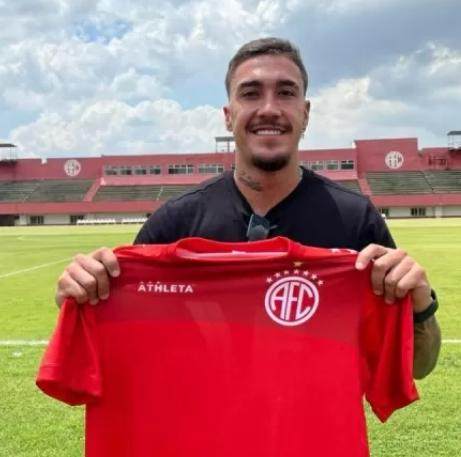 pulse-kaiyun.com-罗马里尼奥加盟里约美洲队 其父罗马里奥是主席