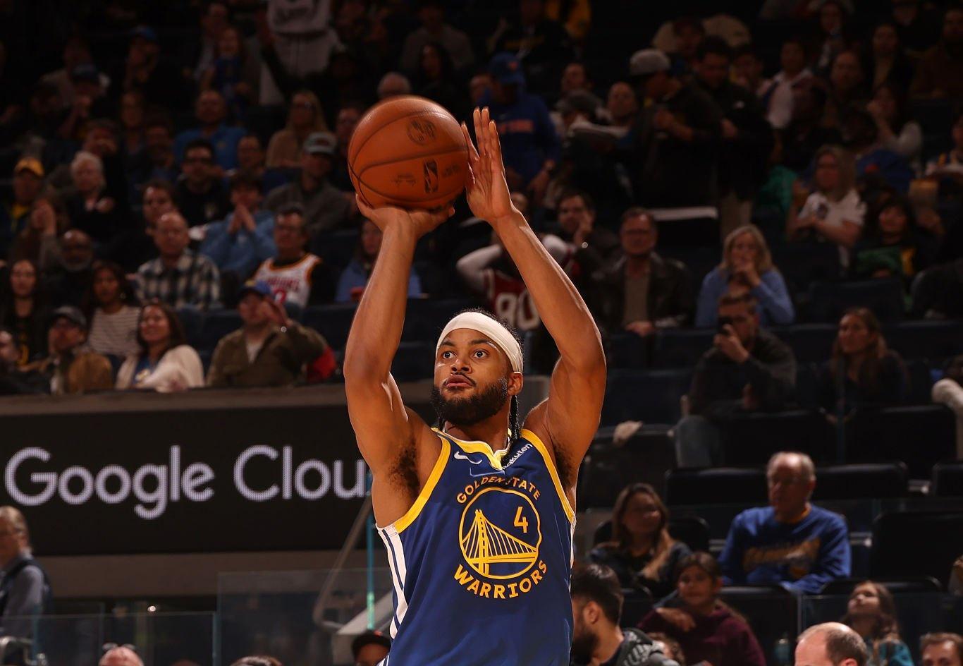 开云体育网站-轰21分+7记三分！勇士23岁新星崛起：化身三巨头绝配，还卖他吗？